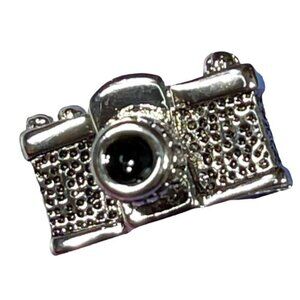 Camera 35MM Lapel Pin Vintage Brooch Silver Enamel 3D Pin Badge Accessories Gift